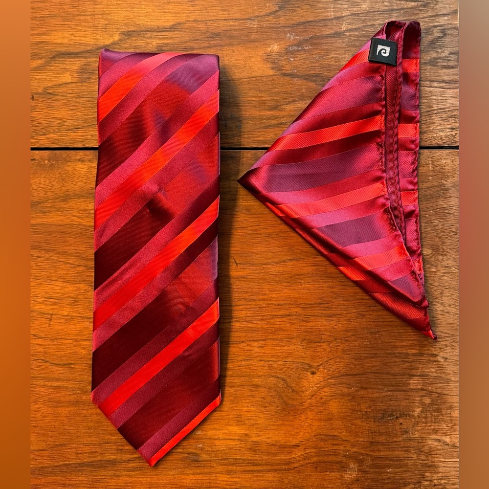 PIERRE CARDIN TIE SET